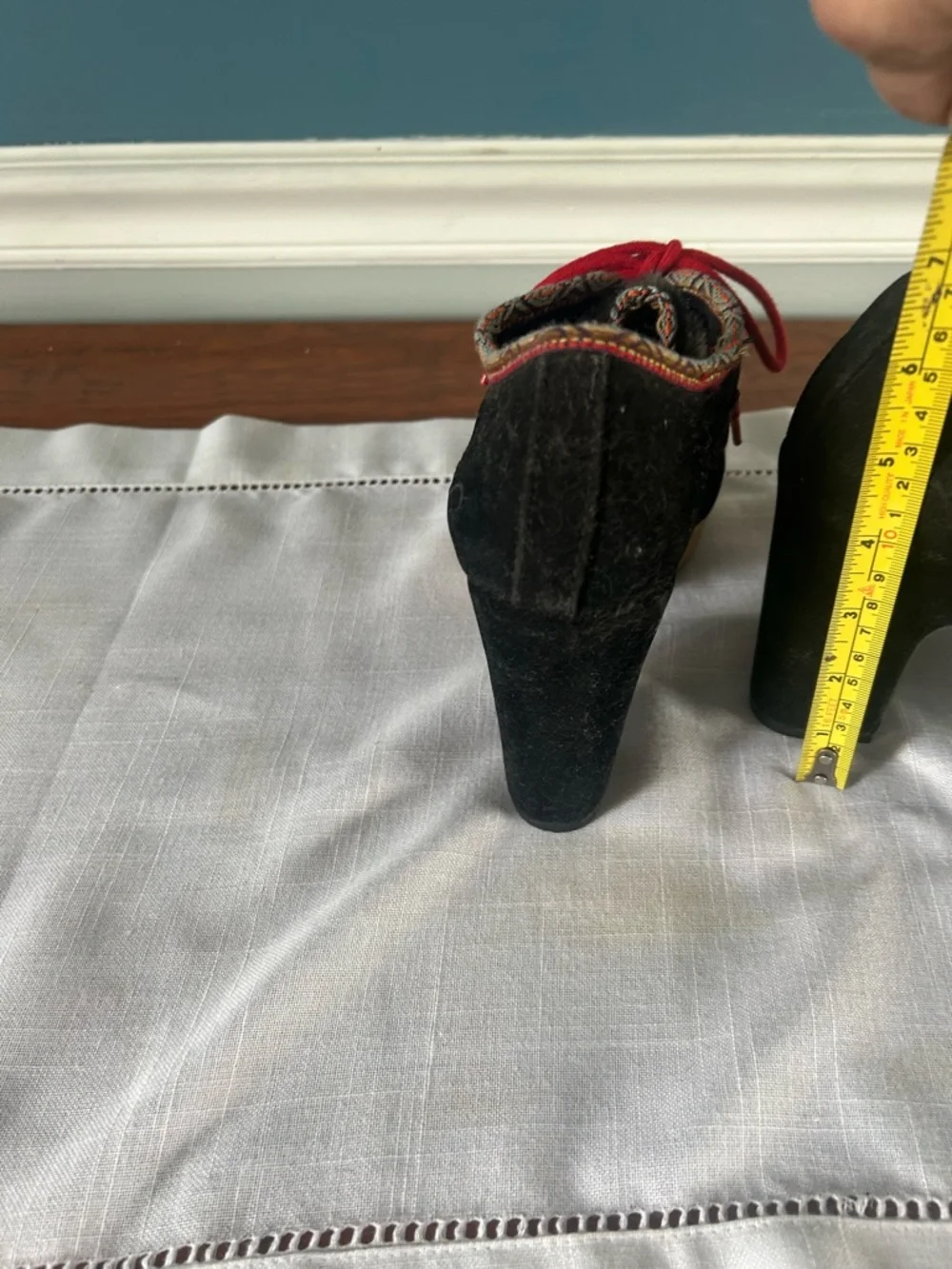 Rare Rocket Dog Black Suede Platform Heels with Red Laces and Faux Fur Trim 9 - Picture 3 of 7